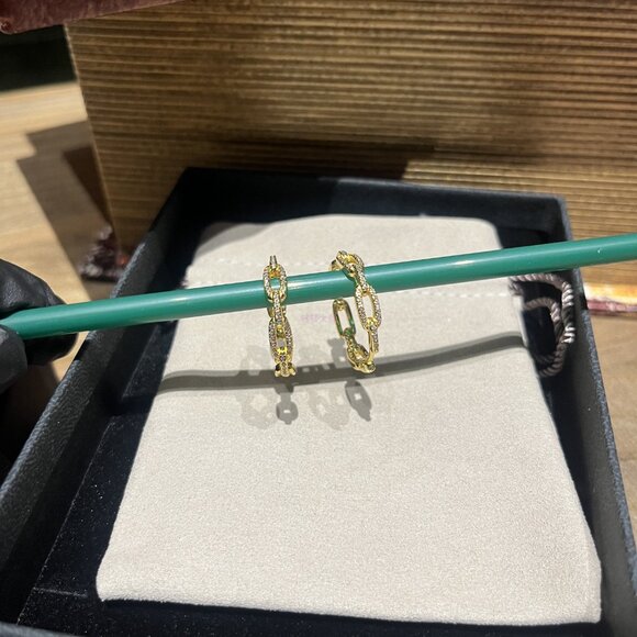 D̲a̲v̲i̲d̲ ̲Y̲u̲r̲m̲a̲n̲ Earrings - Picture 2 of 6